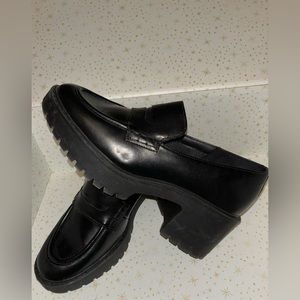 Black loafer shoes🖤